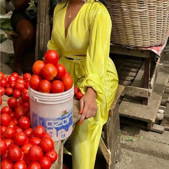 Beautiful two pieces. - Picture 2 of 11